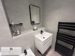 Stylish Shower Room/WC- click for photo gallery